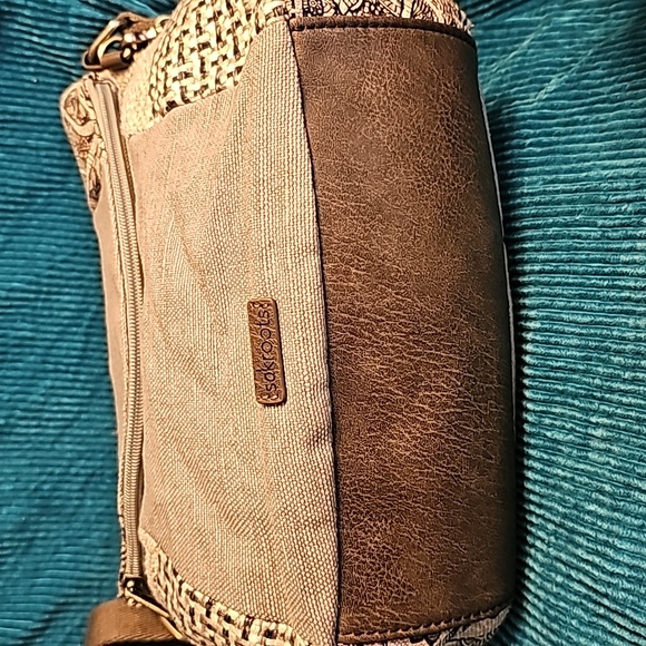 Sakroots EUC MINGLED CROSSBODY BAG GRAY, WHITE AND A LITTLE PINK - Picture 2 of 11